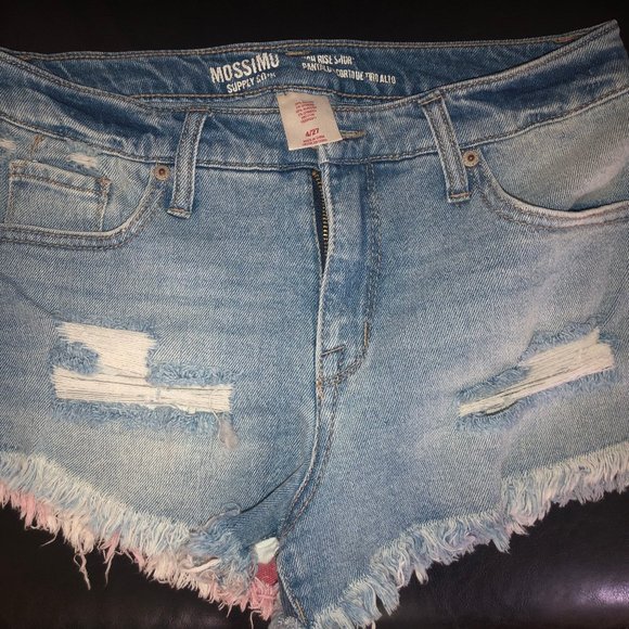 Shorts - Picture 2 of 3